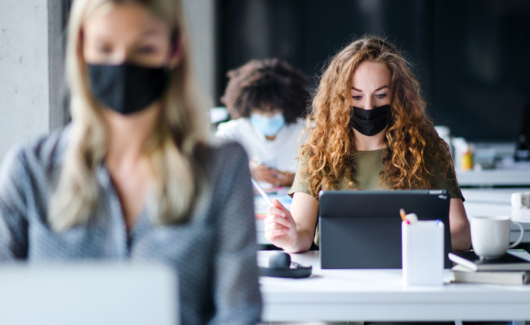 Un masque de protection textile pour tous les étudiants de l’Université Paris-Saclay