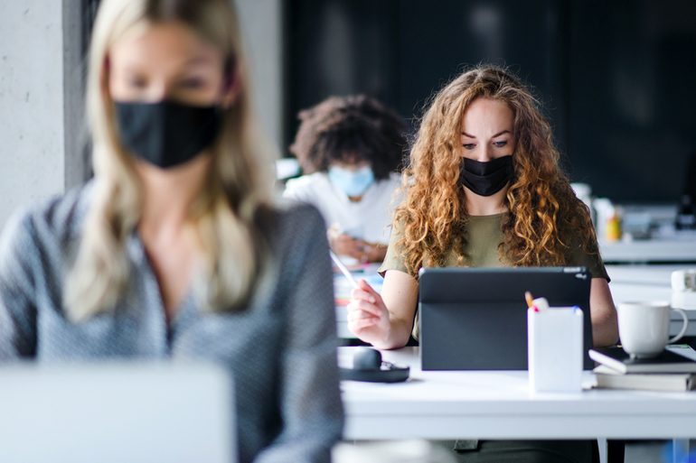 Un masque de protection textile pour tous les étudiants de l’Université Paris-Saclay