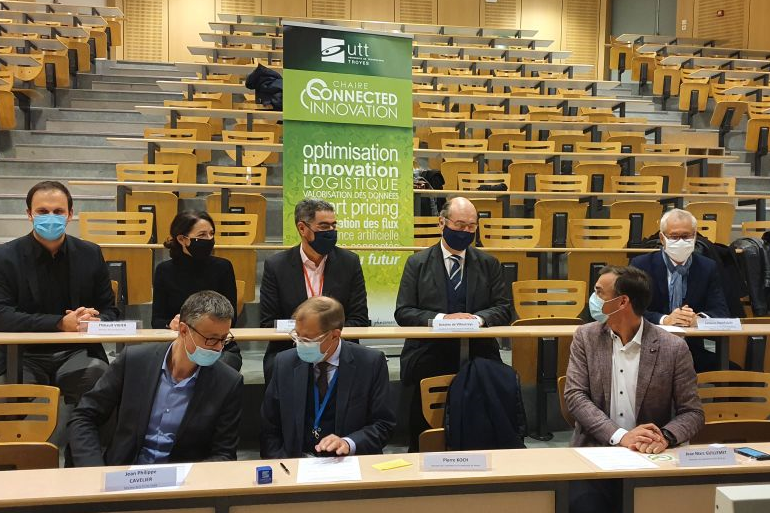 Signature d’un accord-cadre entre l’Université de technologie de Troyes (UTT) et l’Institut Français du Textile et de l’Habillement (IFTH)